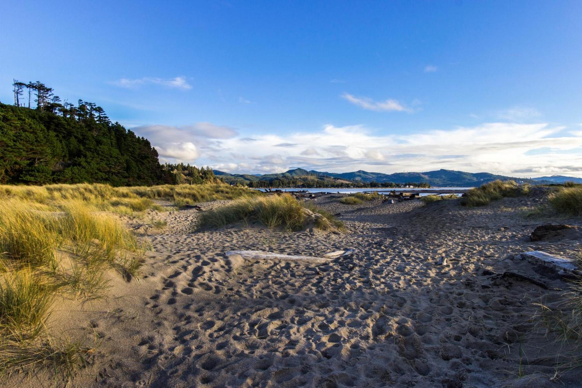 Salishan BeachWaters Edgeアパートメント 部屋 写真